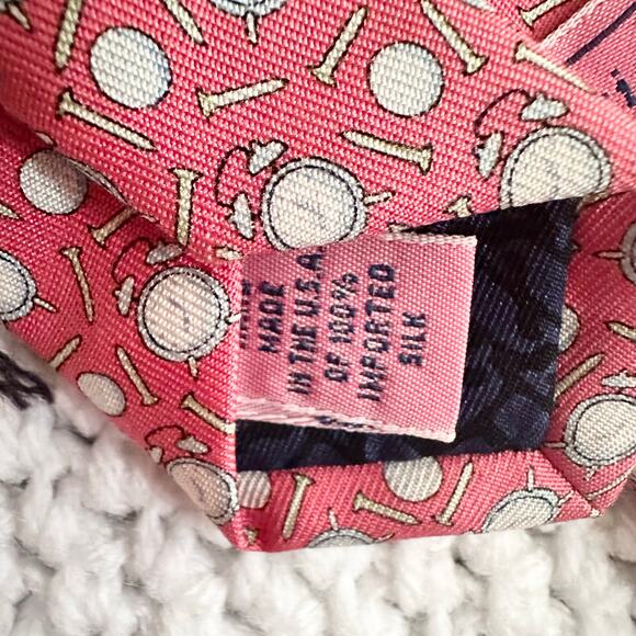 Vineyard Vines Martha's Handpicked Shep Ian Salmon Pink Tee Time Clocks Golf Tie - Picture 6 of 8